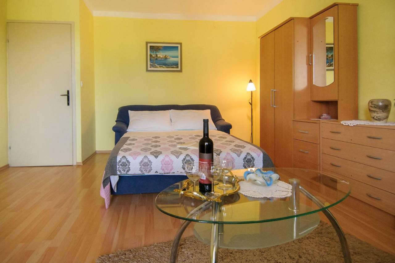 Apartments Nives Пореч Экстерьер фото