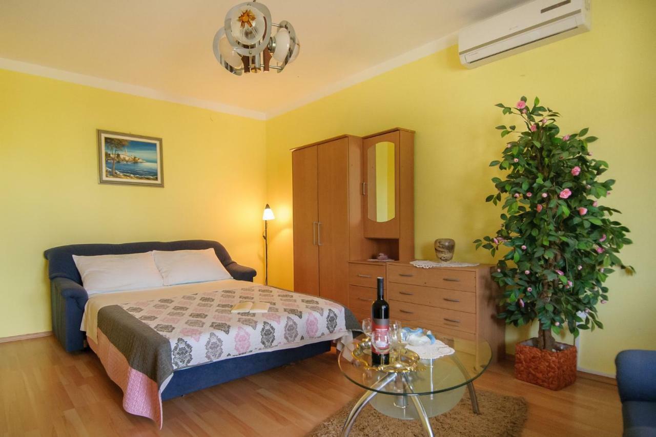 Apartments Nives Пореч Экстерьер фото